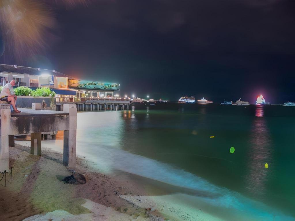 Lido Beach Hotel Pattaya Exteriör bild