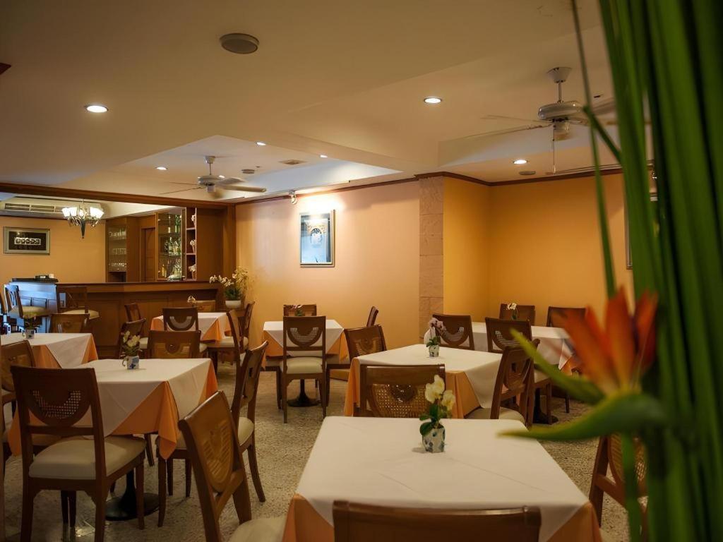 Lido Beach Hotel Pattaya Exteriör bild