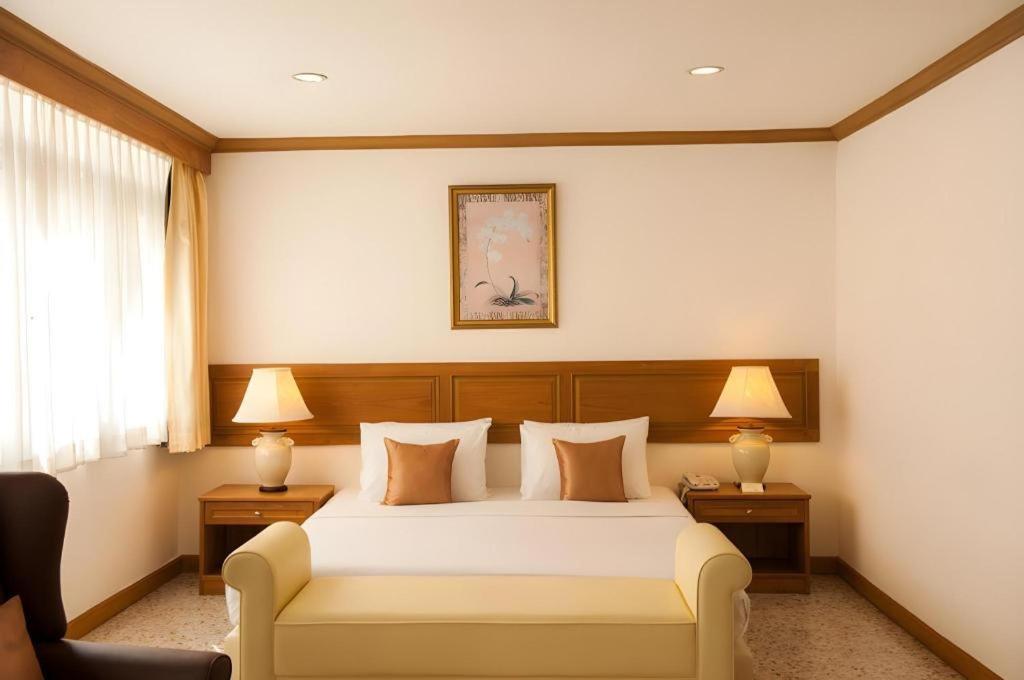 Lido Beach Hotel Pattaya Exteriör bild